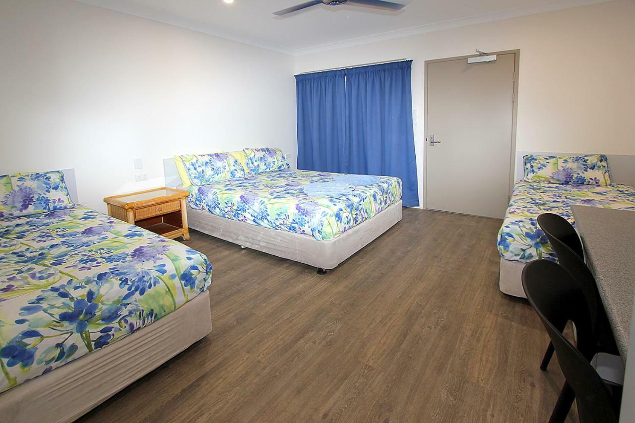 Reef Gardens Motel Proserpine Bagian luar foto